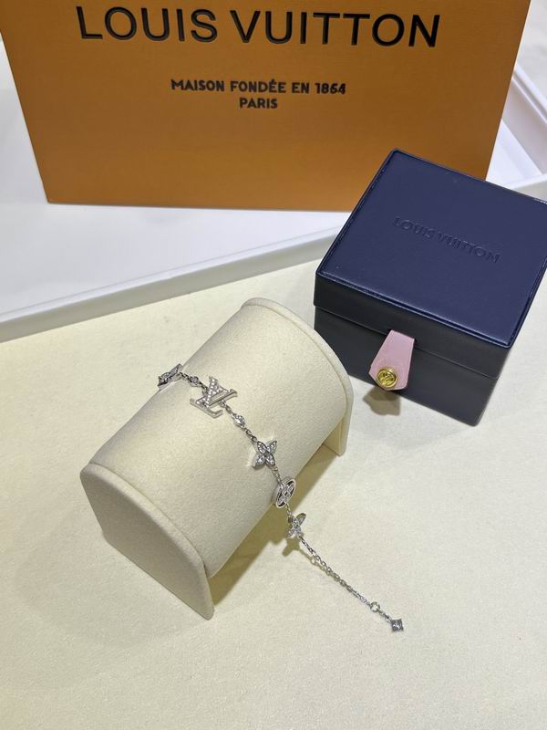 Lv Bracelet 02yxs31 (12)