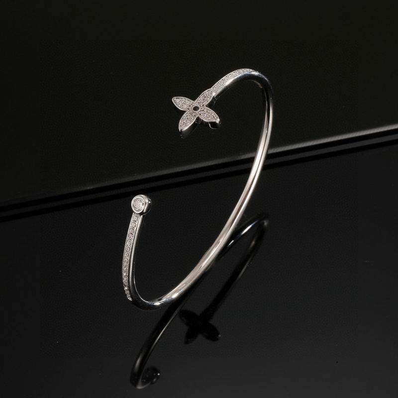 Lv Bracelet 02yxs34 (3)