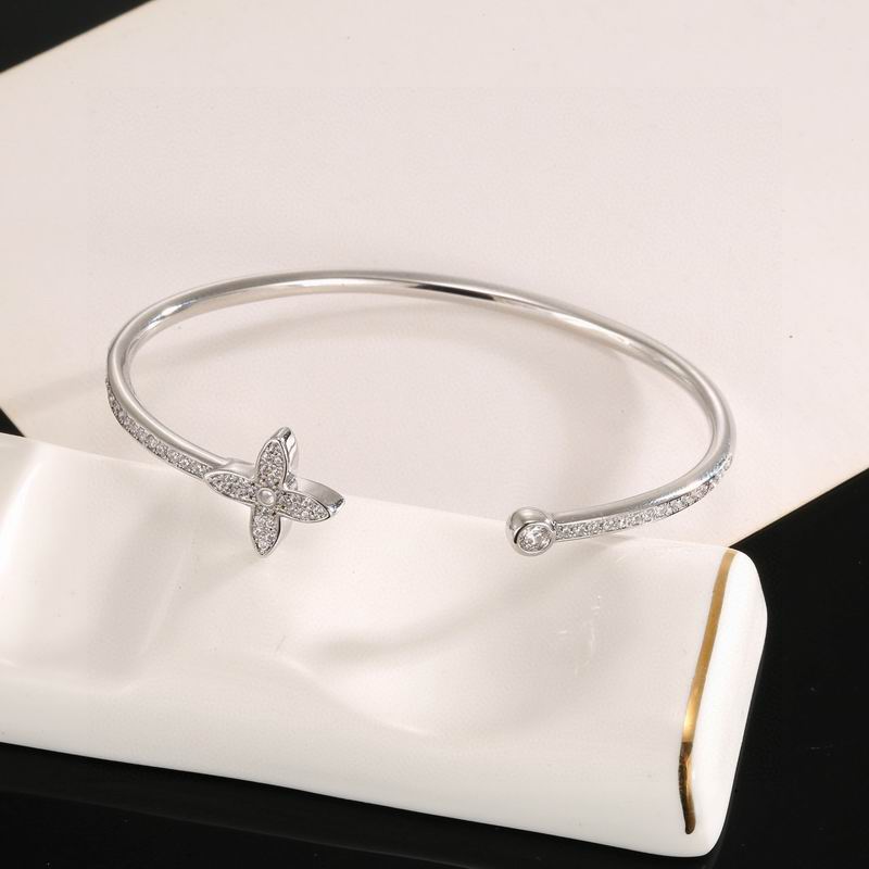 Lv Bracelet 02yxs34 (5)