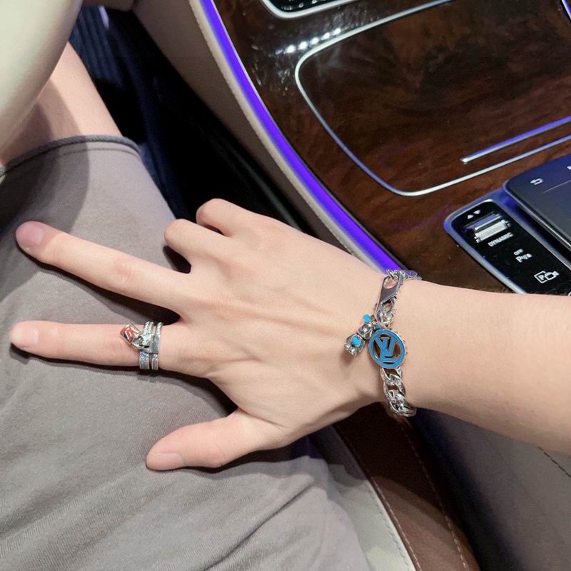 Lv Bracelet 02yxs36 (7)
