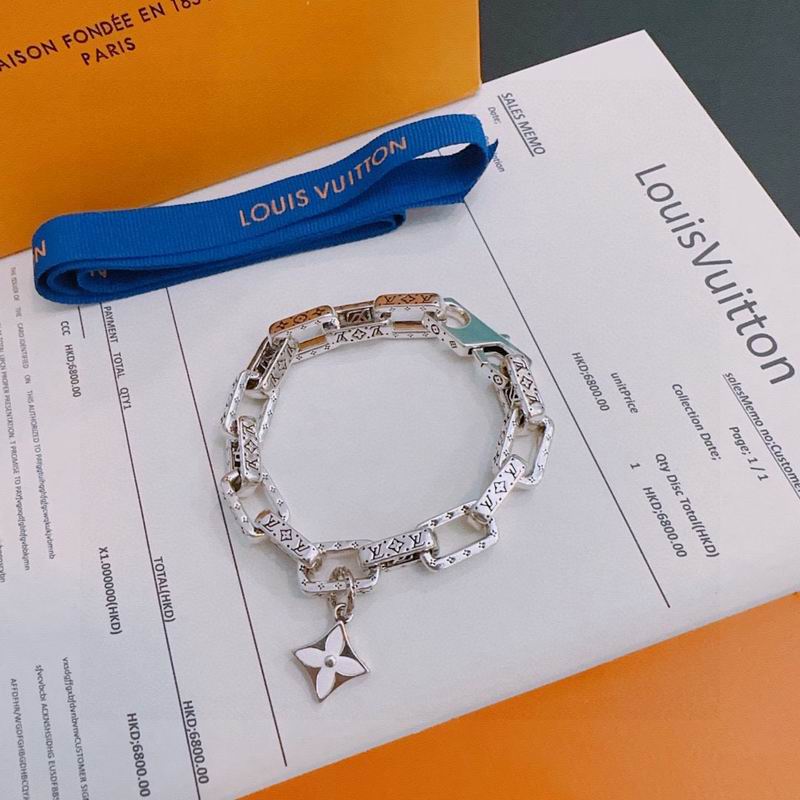 Lv Bracelet 02yxs39 (4)