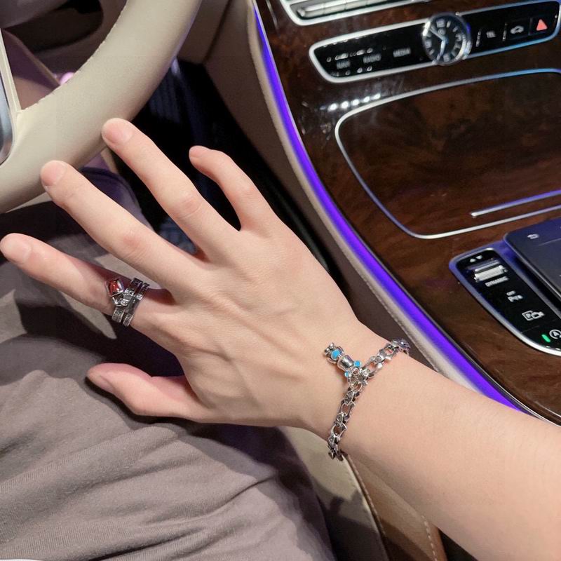 Lv Bracelet 02yxs40 (4)