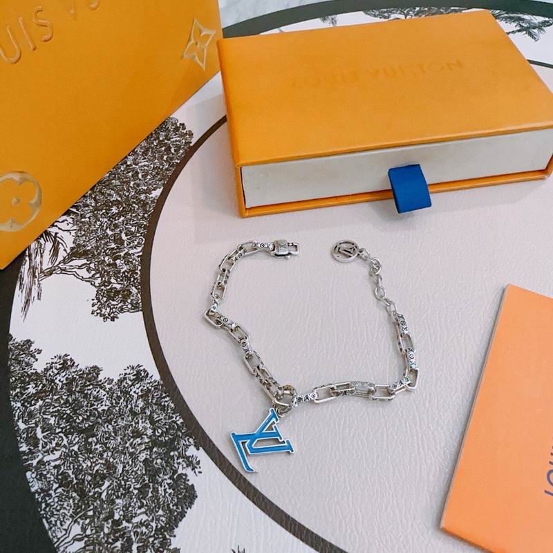 Lv Bracelet 02yxs41 (8)
