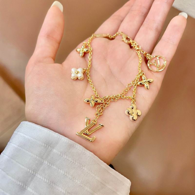 Lv Bracelet 02yxs42 (4)