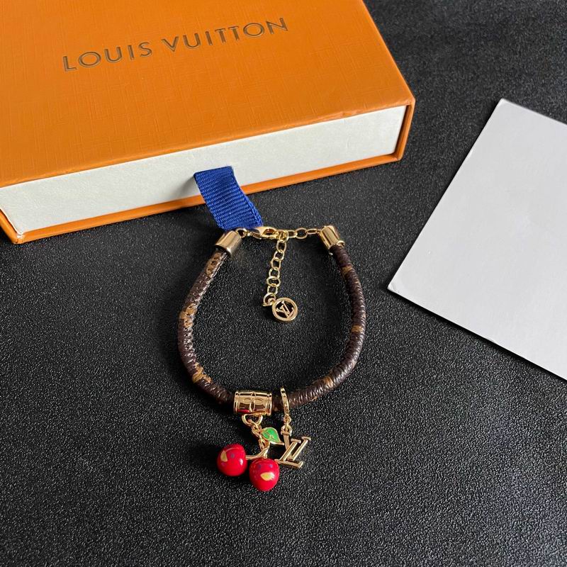Lv Bracelet 02yxs44 (5)