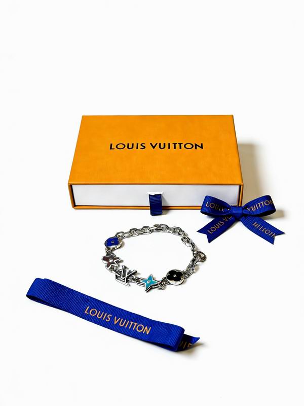 Lv Bracelet 02yxs47 (8)