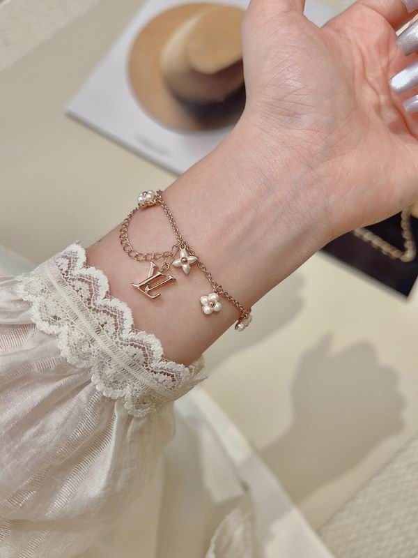 Lv Bracelet 02yxs50 (10)