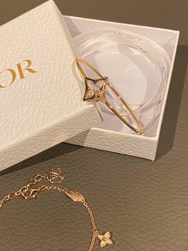 Lv Bracelet 02yxs50 (2)