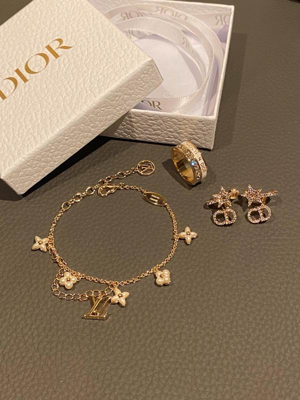 Lv Bracelet 02yxs50 (5)