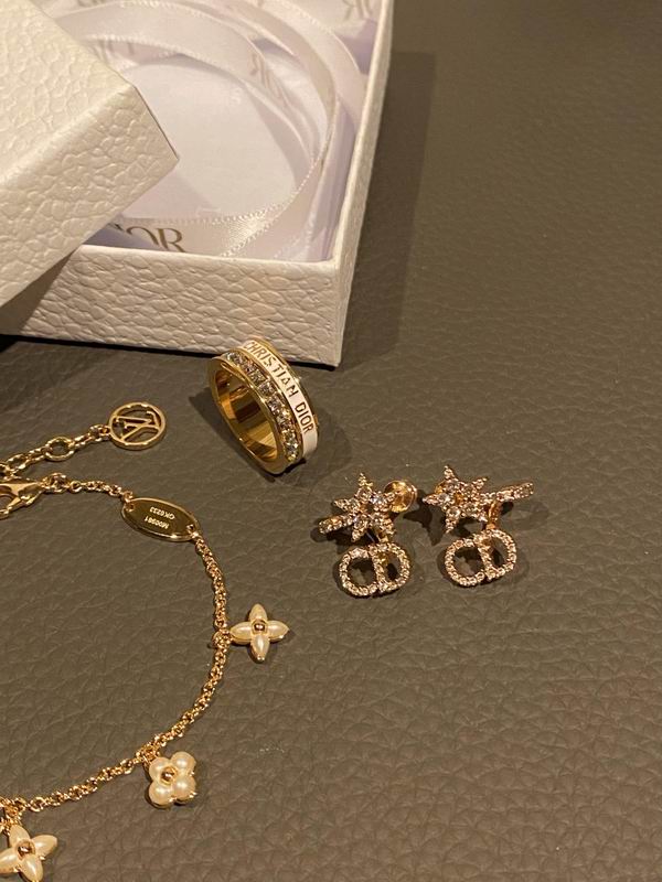 Lv Bracelet 02yxs50 (6)