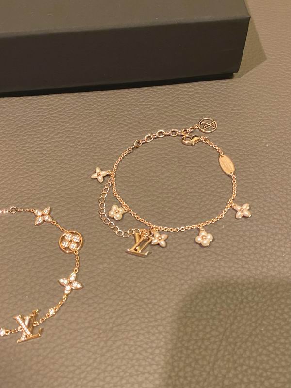 Lv Bracelet 02yxs50 (8)
