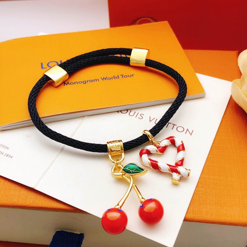 Lv Bracelet 02yxs55 (3)