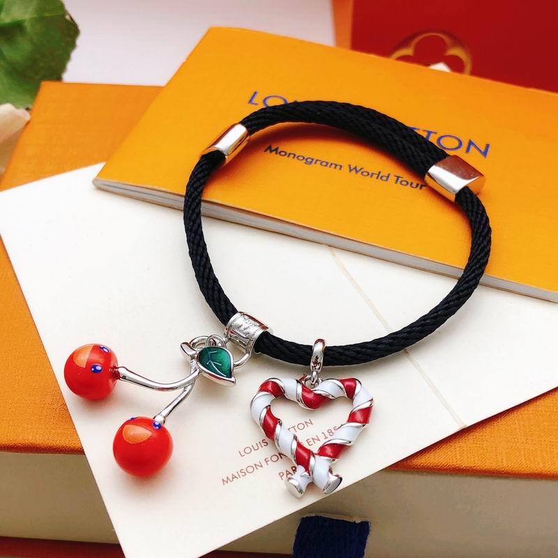 Lv Bracelet 02yxs55 (5)