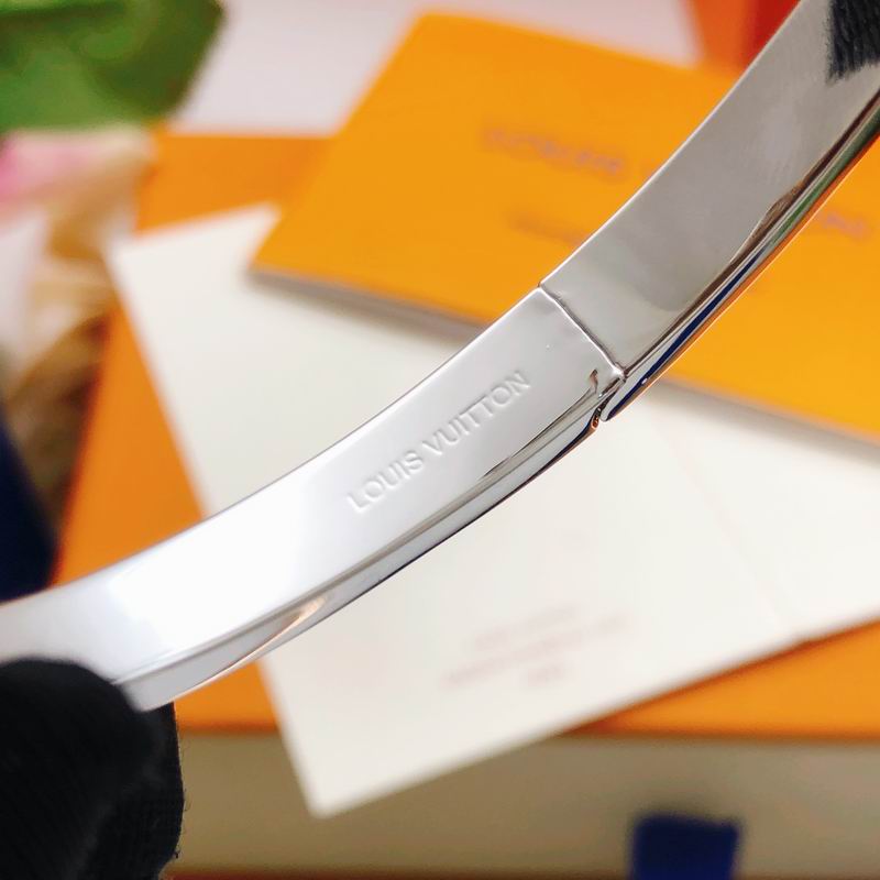 Lv Bracelet 02yxs57 (5)