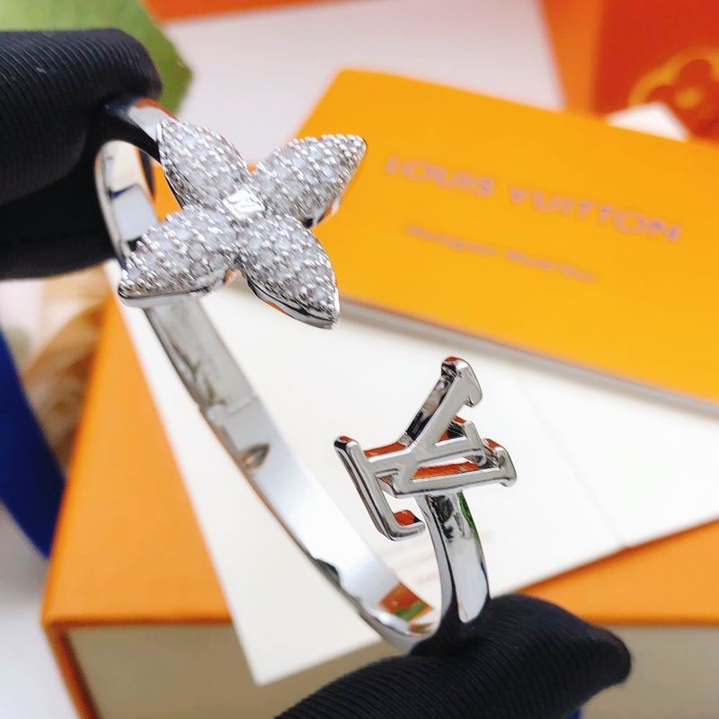 Lv Bracelet 02yxs57 (6)