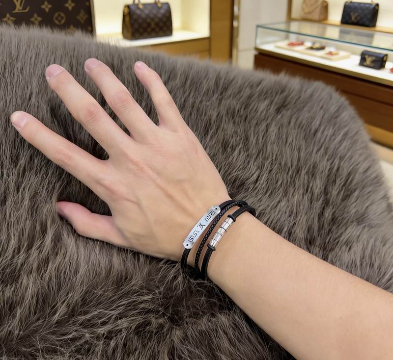 Lv Bracelet 03yxs103 (5)