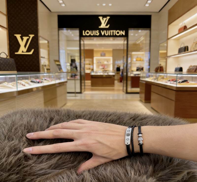 Lv Bracelet 03yxs105 (3)