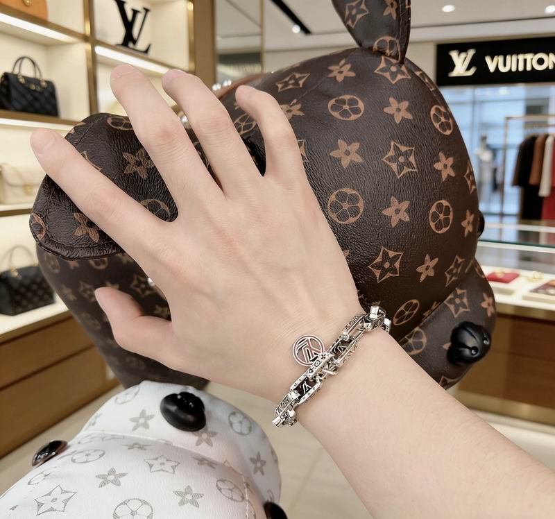Lv Bracelet 03yxs110 (4)