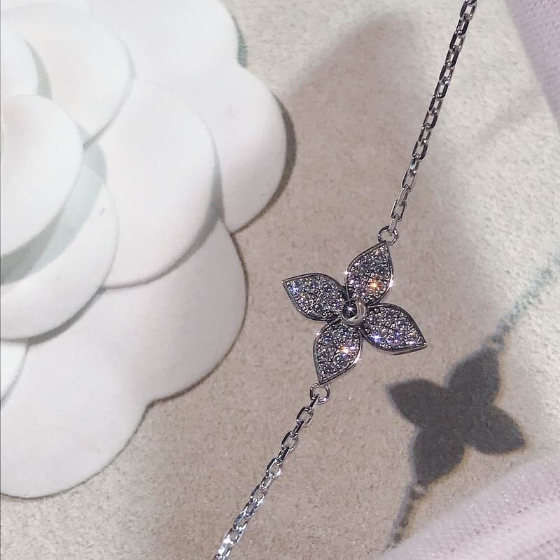 Lv Bracelet 03yxs119 (2)