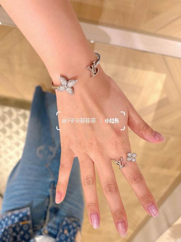Lv Bracelet 03yxs120 (9)