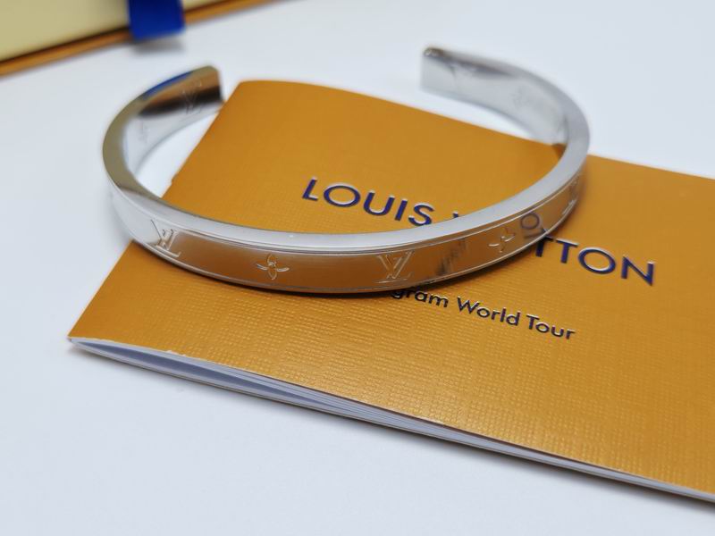 Lv Bracelet 03yxs125 (3)