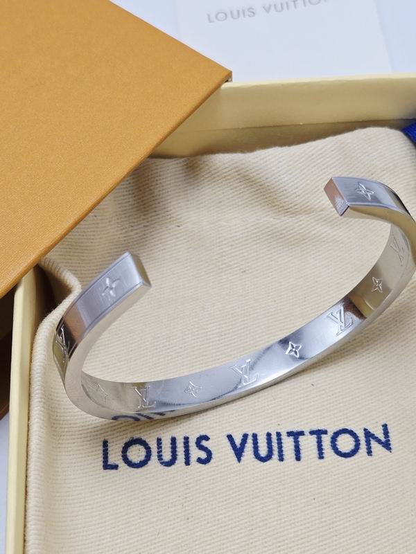 Lv Bracelet 03yxs125 (5)
