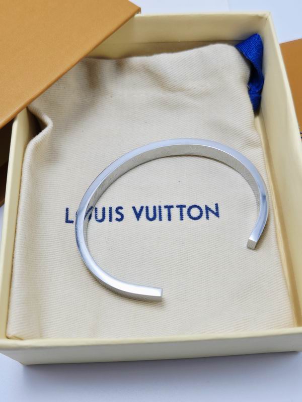 Lv Bracelet 03yxs125 (6)