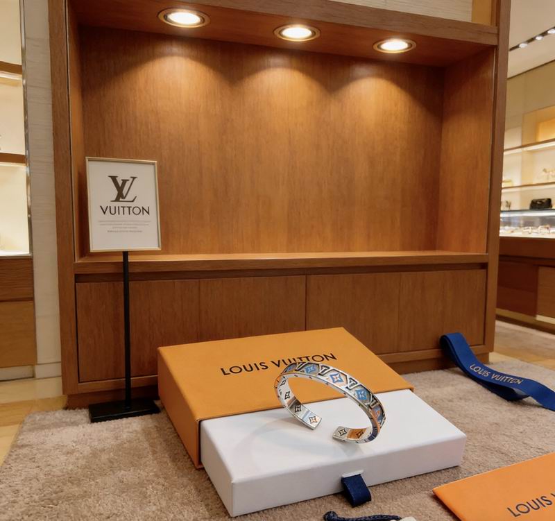 Lv Bracelet 03yxs130 (1)