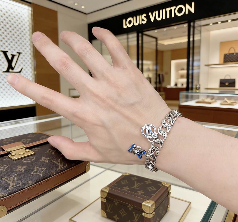Lv Bracelet 03yxs132 (4)