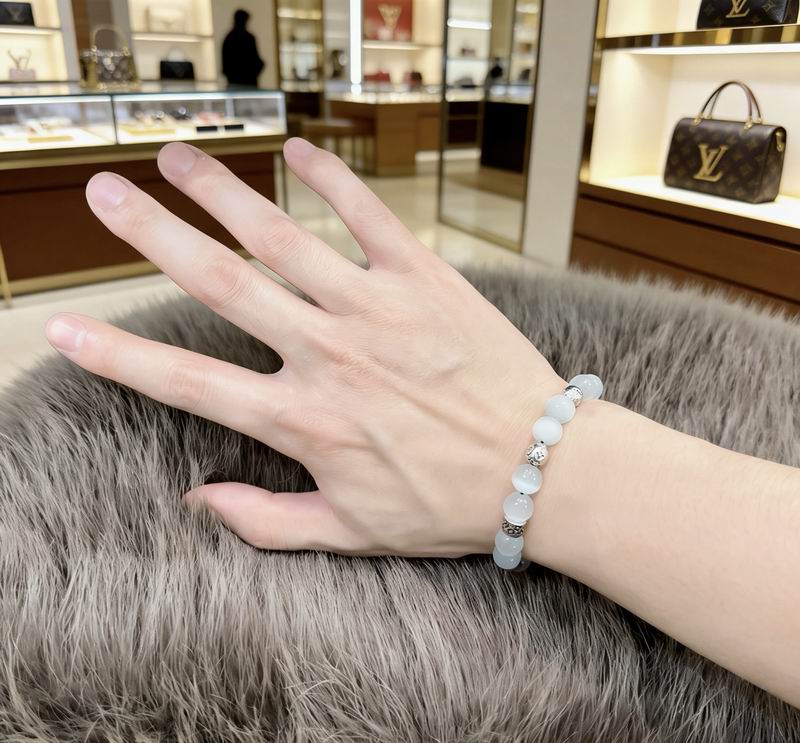 Lv Bracelet 03yxs25 (2)