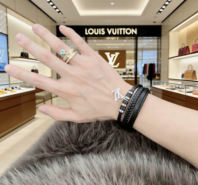 Lv Bracelet 03yxs82 (3)