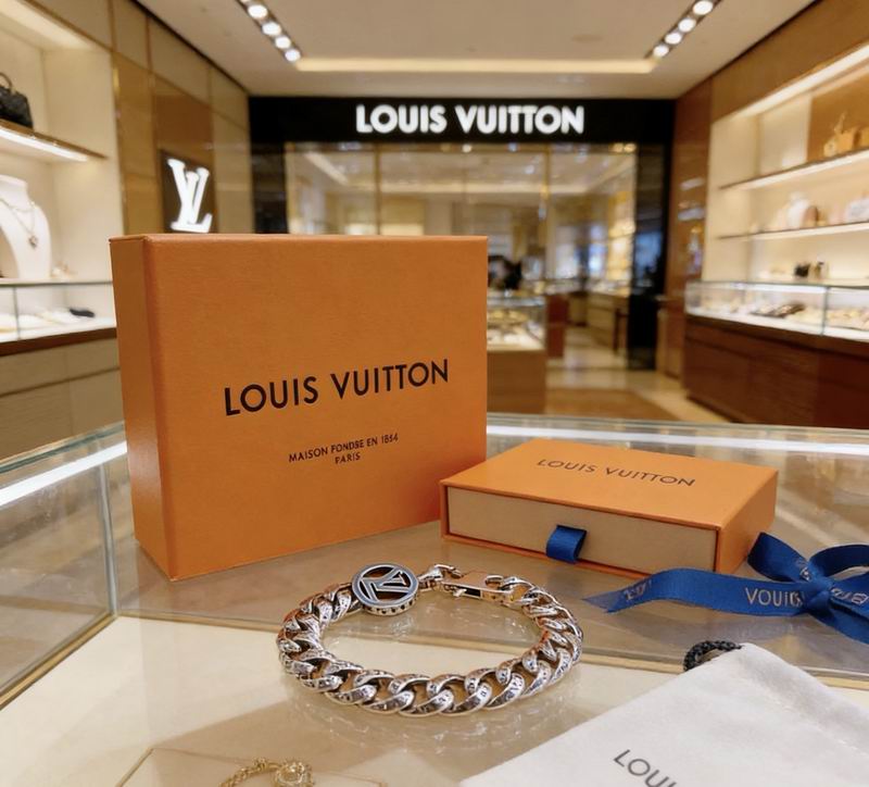 Lv Bracelet 03yxs88 (5)