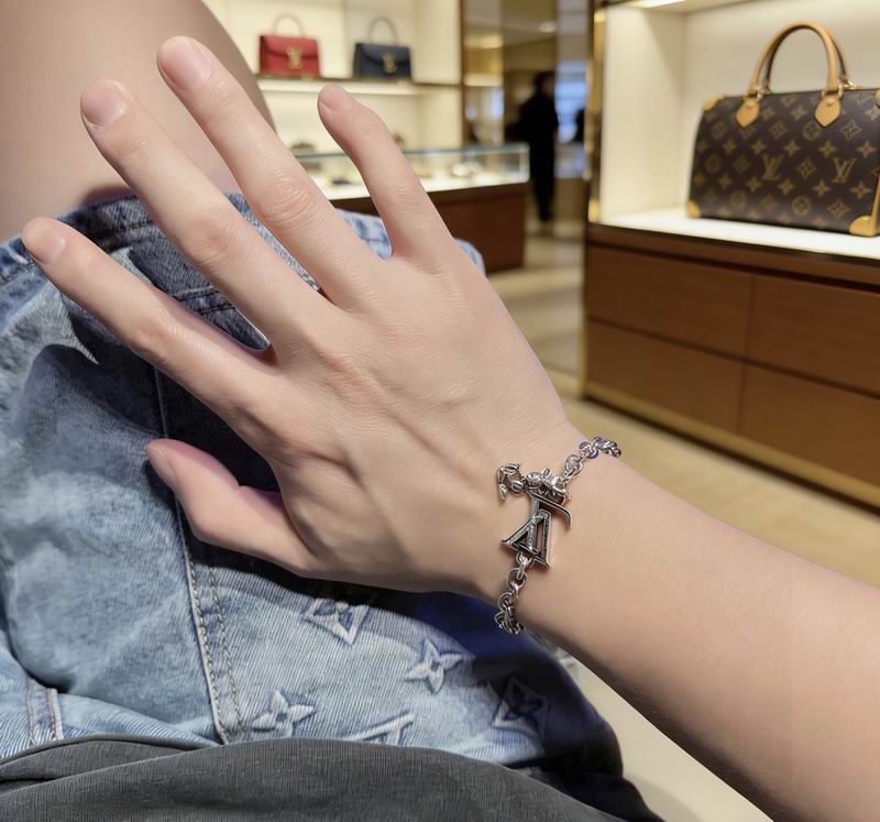 Lv Bracelet 03yxs90 (8)