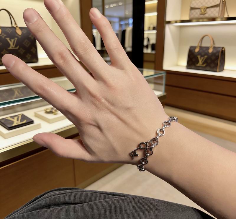 Lv Bracelet 03yxs91 (9)