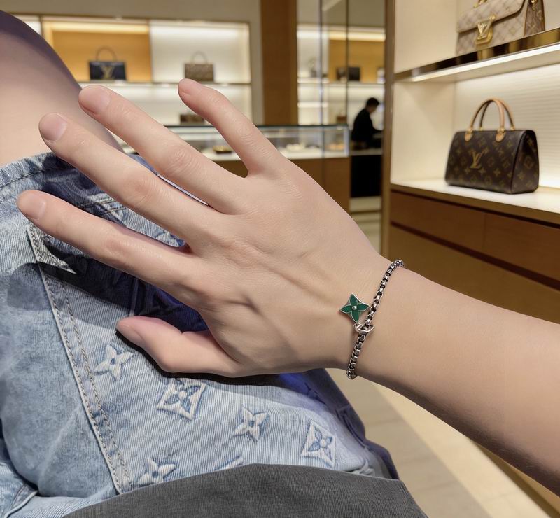 Lv Bracelet 03yxs92 (4)
