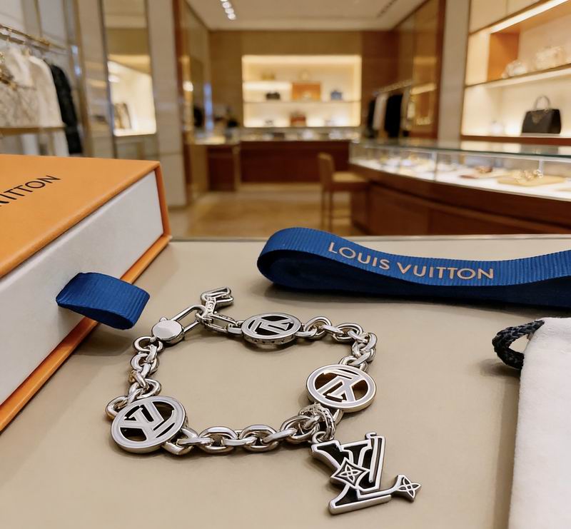Lv Bracelet 03yxs93 (8)