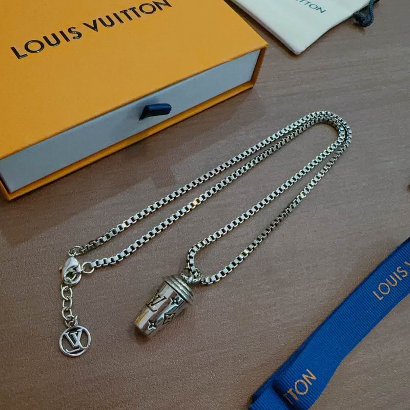 Lv Necklace 02yxs04 (2)
