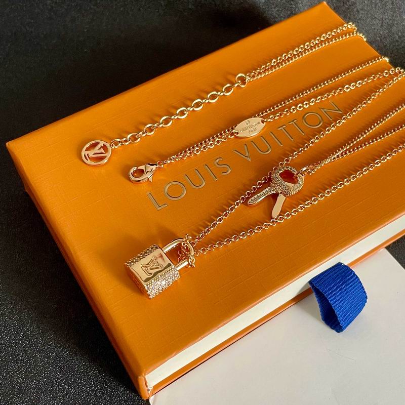 Lv Necklace 02yxs05 (9)