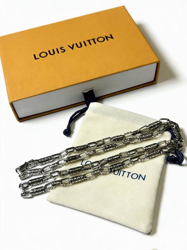 Lv Necklace 02yxs08 (4)
