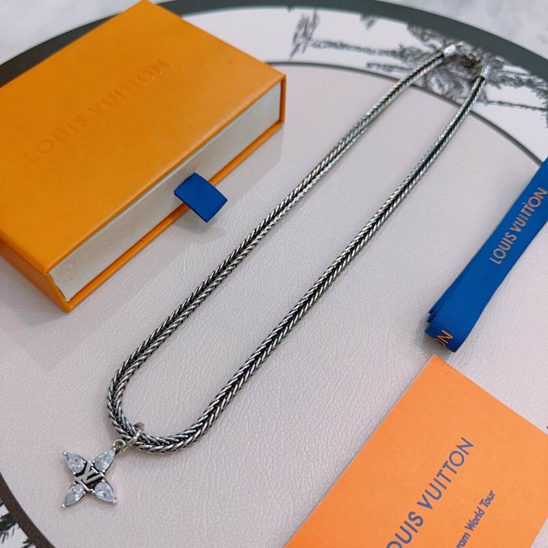 Lv Necklace 02yxs10 (2)