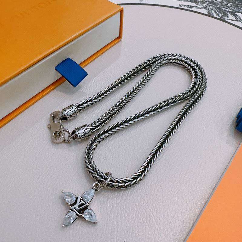 Lv Necklace 02yxs10 (3)