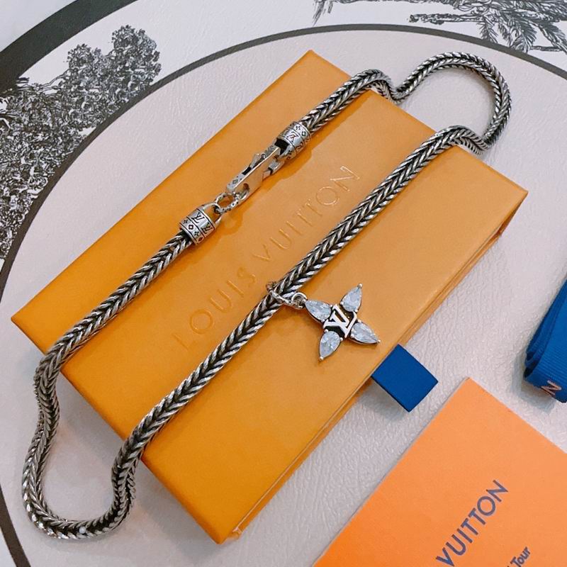 Lv Necklace 02yxs10 (5)
