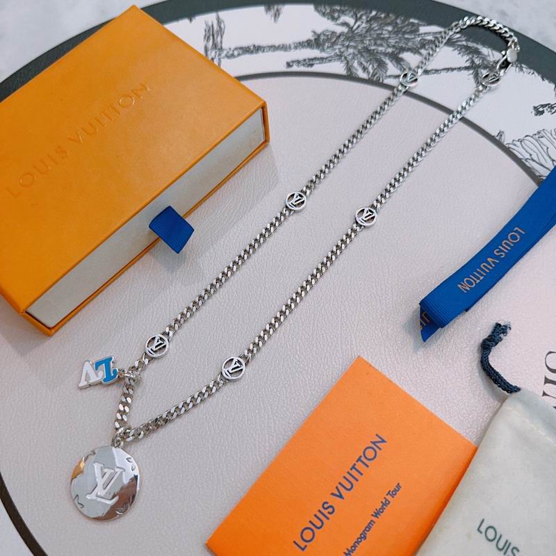 Lv Necklace 02yxs12 (3)