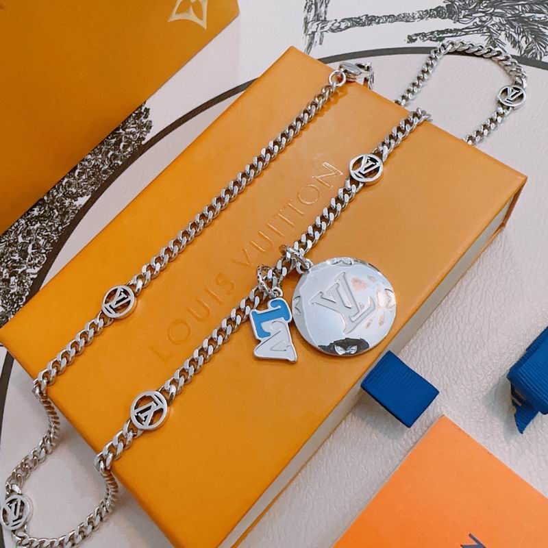 Lv Necklace 02yxs12 (4)