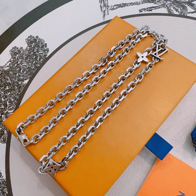 Lv Necklace 02yxs15 (2)