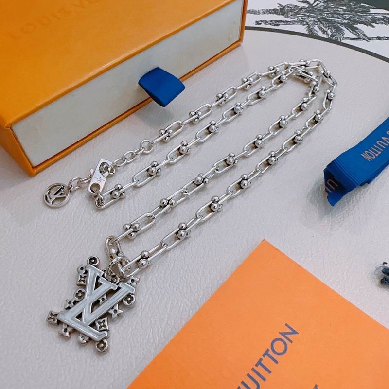 Lv Necklace 02yxs16 (1)