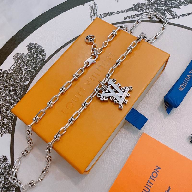 Lv Necklace 02yxs16 (2)