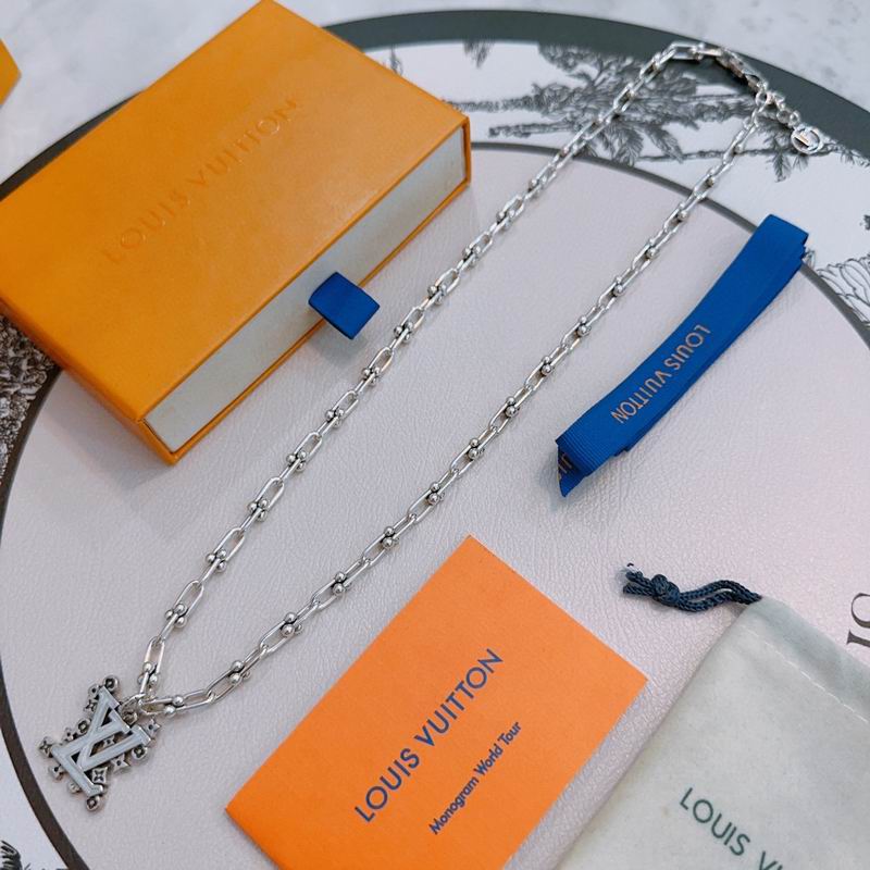 Lv Necklace 02yxs16 (3)