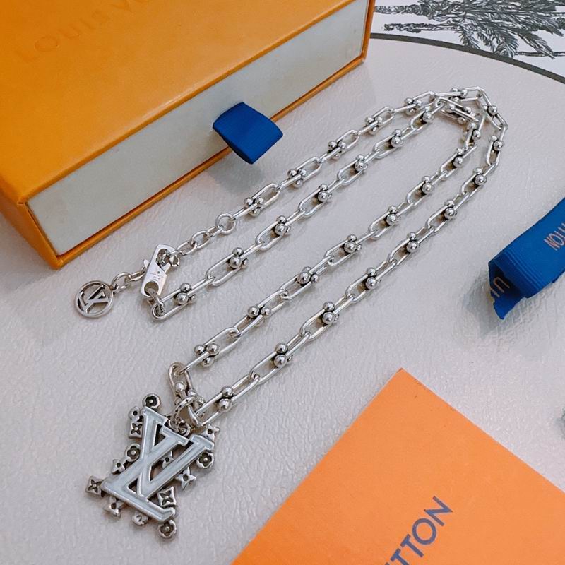 Lv Necklace 02yxs16 (4)