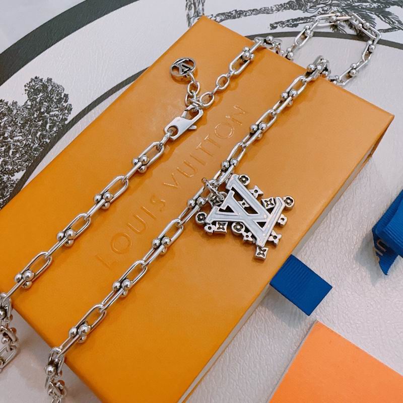 Lv Necklace 02yxs16 (5)
